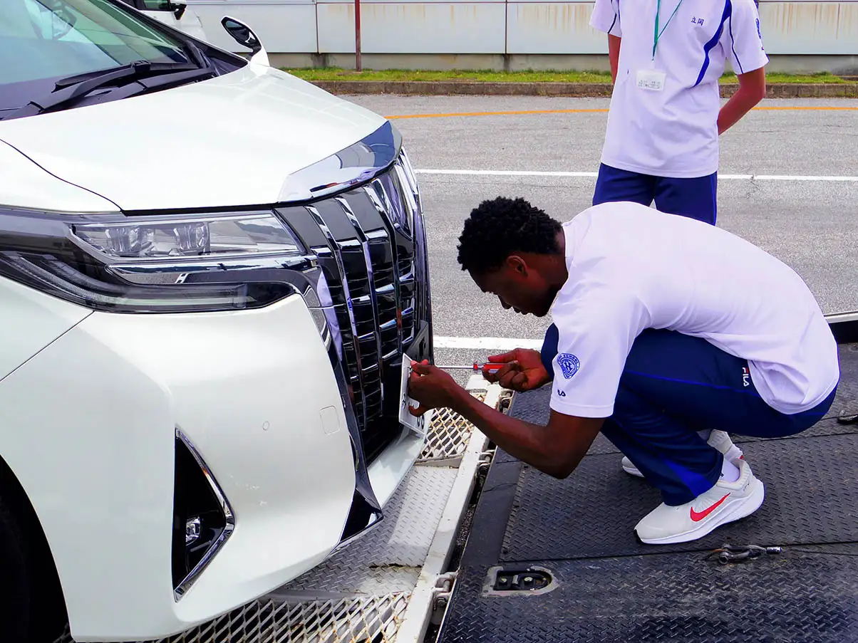 自動車整備の実習の様子
