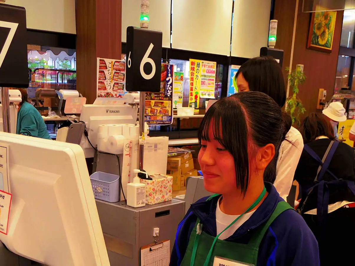 店舗での実習の様子