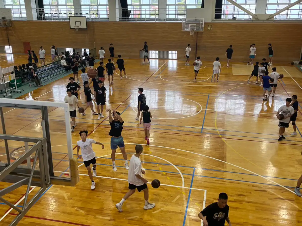 部活動体験（男子バスケ）の様子