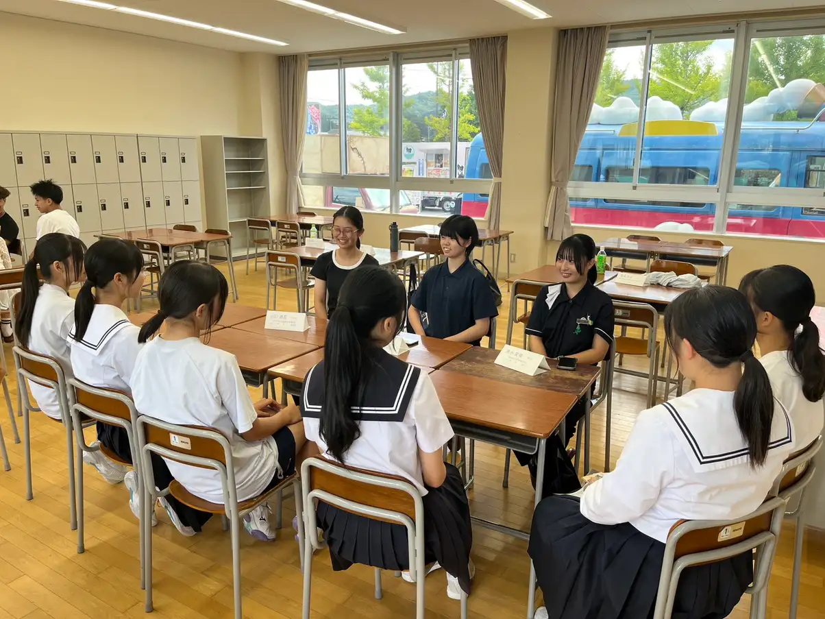 卒業生座談会の様子